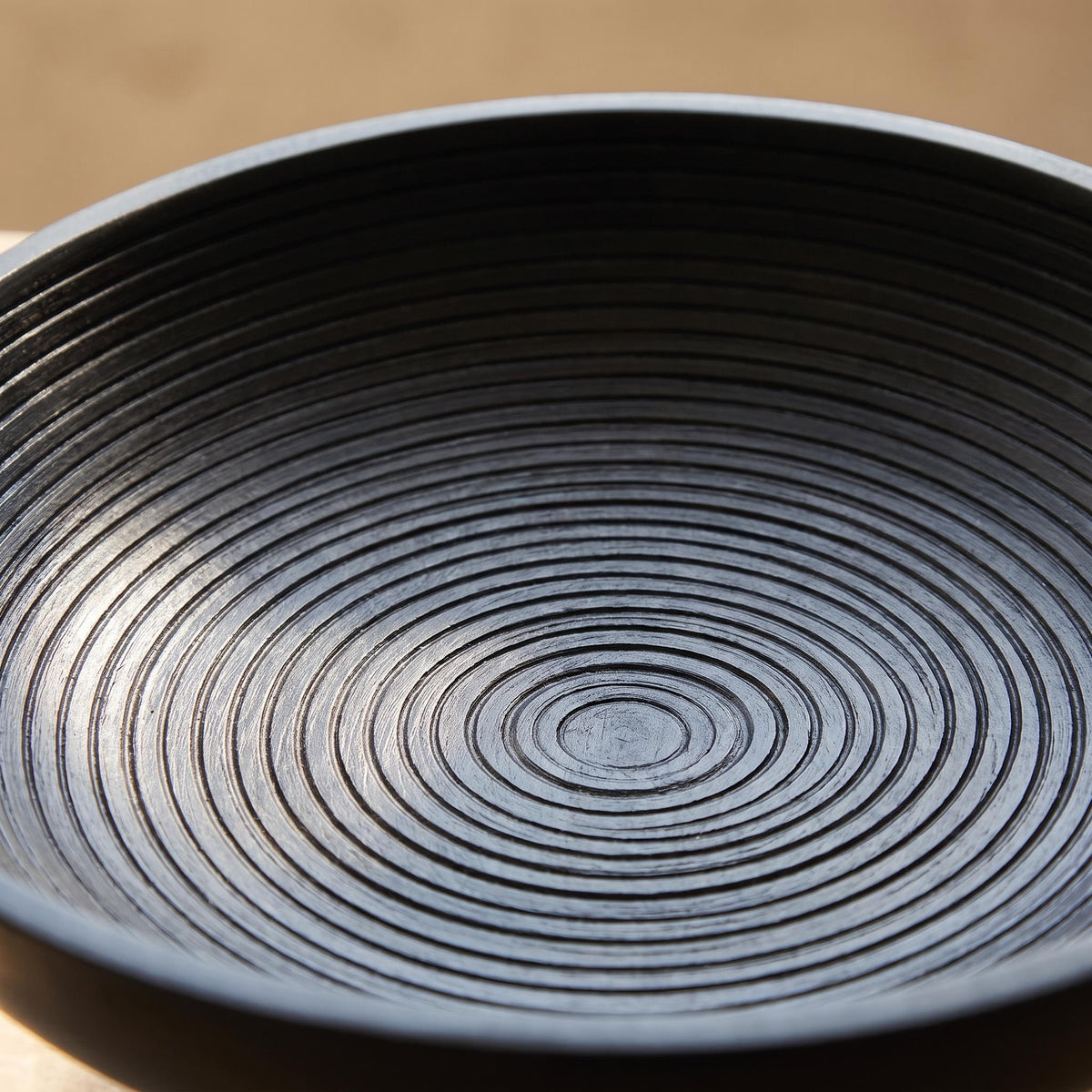 Close-up of the fine concentric rings turned into the inside of the Korren bowl